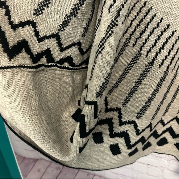 Madison 88 boho chic patterned sweater wrap one size acrylic grannycore - Picture 6 of 9